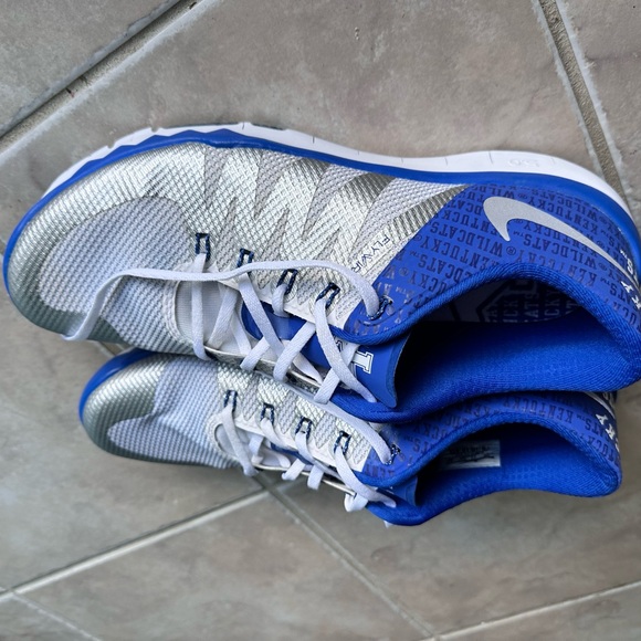 Nike Free Trainer 5.0 Kentucky Wildcats athletic shoe - Picture 2 of 16
